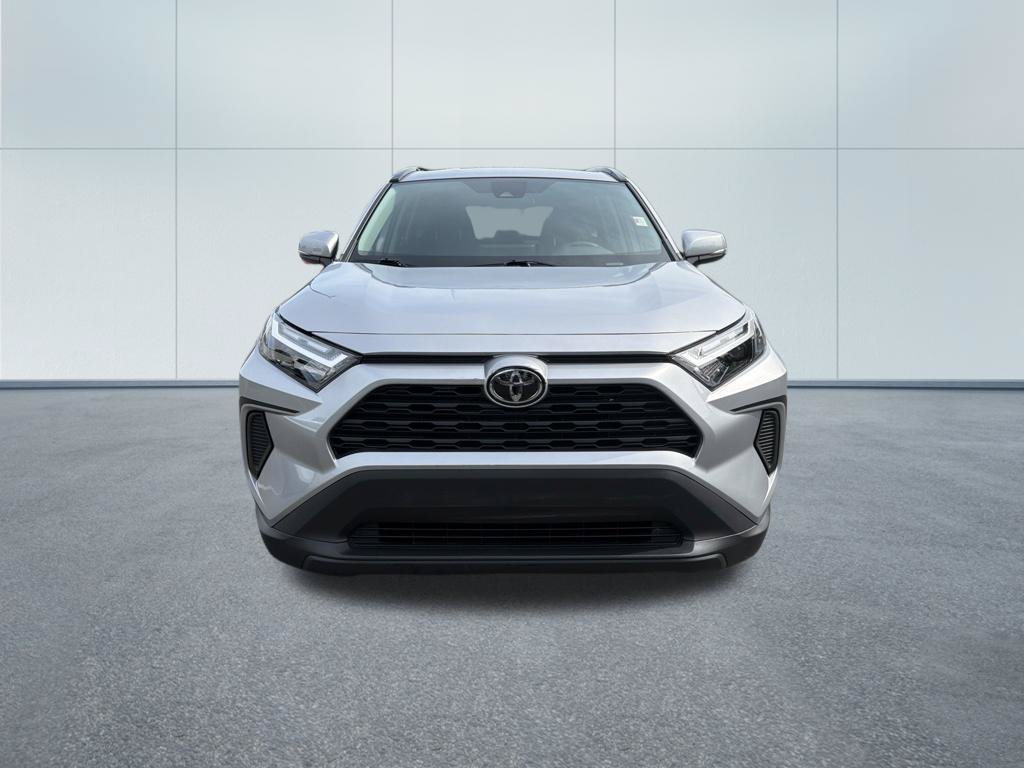 Used 2025 Toyota RAV4 XLE AWD/4WD image 3