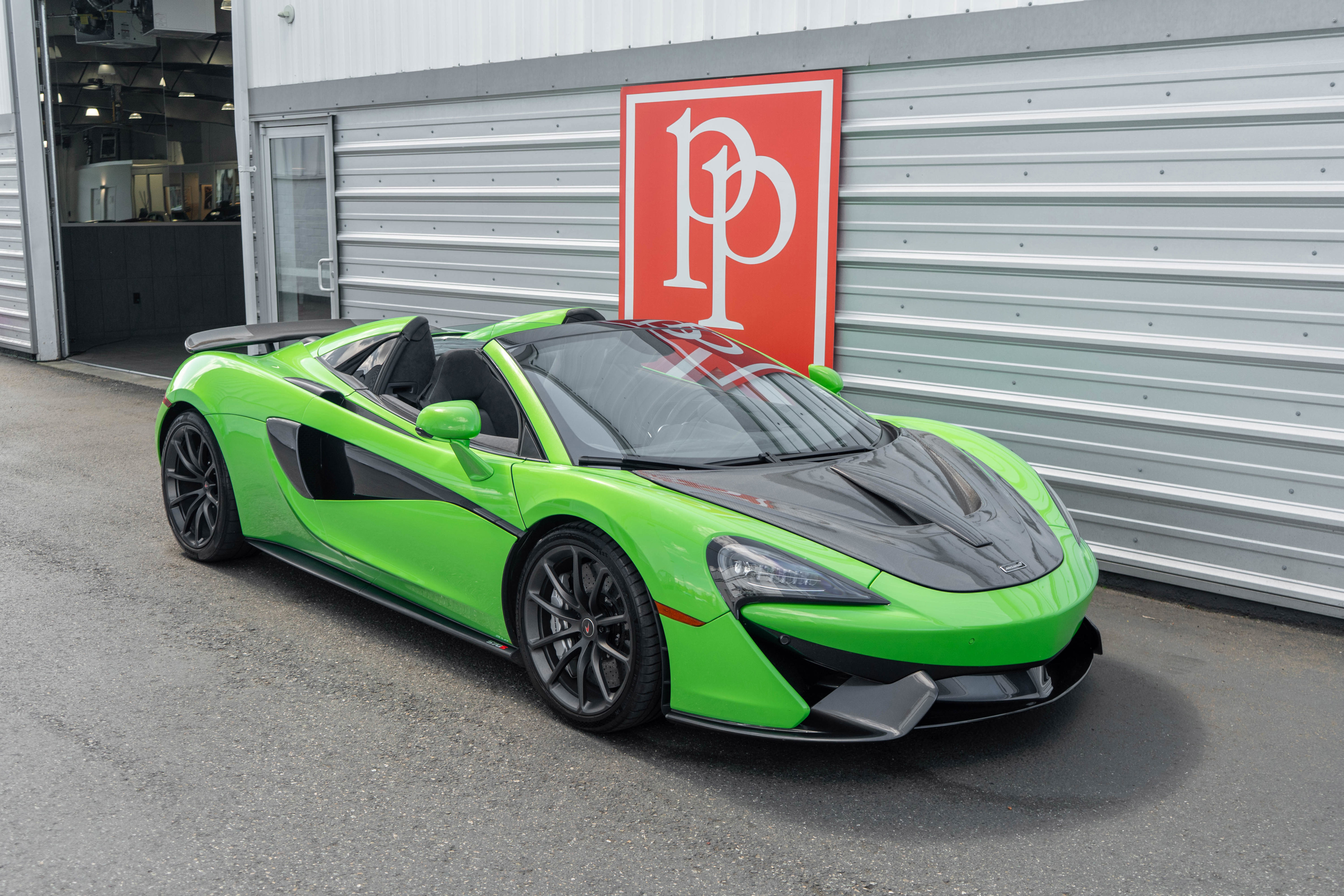 Used 2018 McLaren 570S Spider RWD image 32
