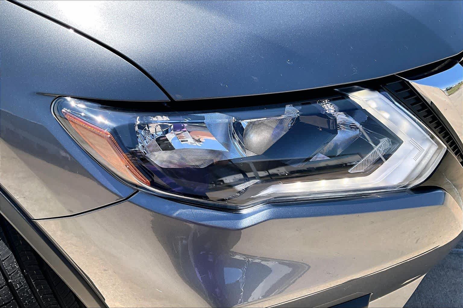 Used 2020 Nissan Rogue S FWD image 25