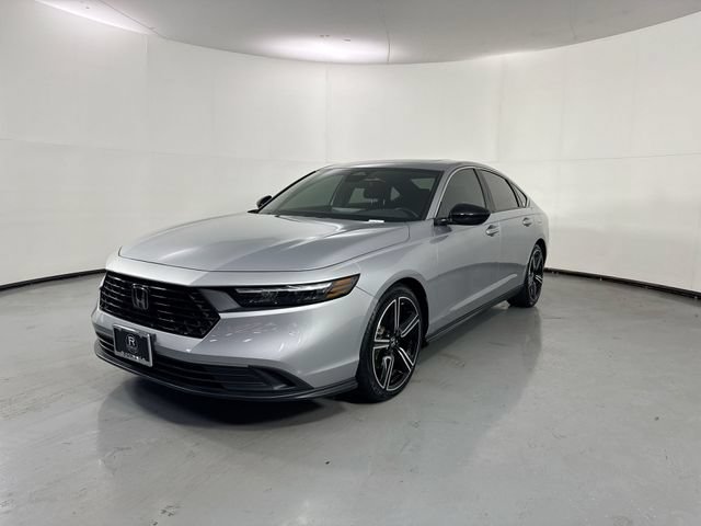 Used 2023 Honda Accord Sport image 2