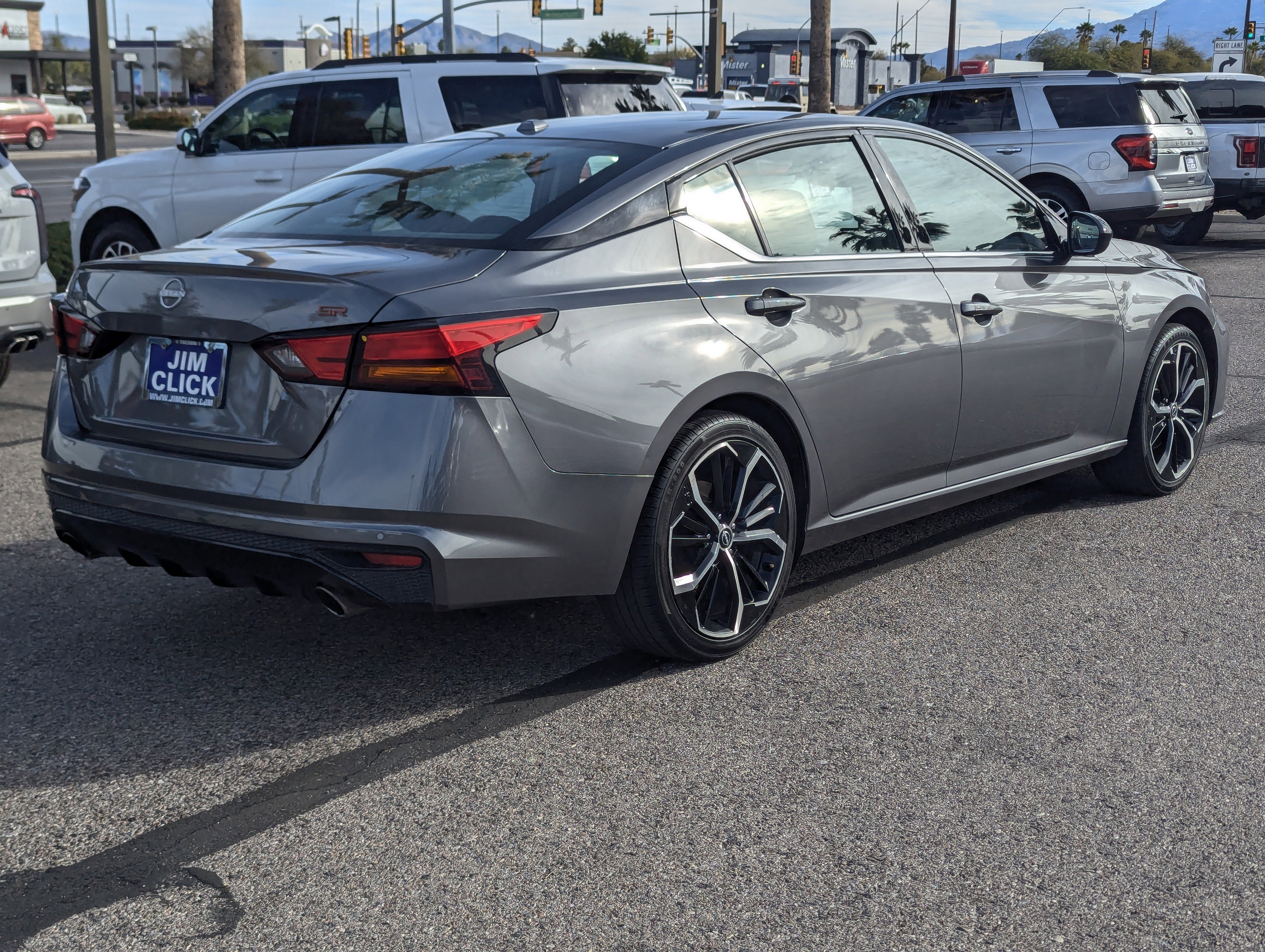 Used 2024 Nissan Altima 2.5 SR image 2
