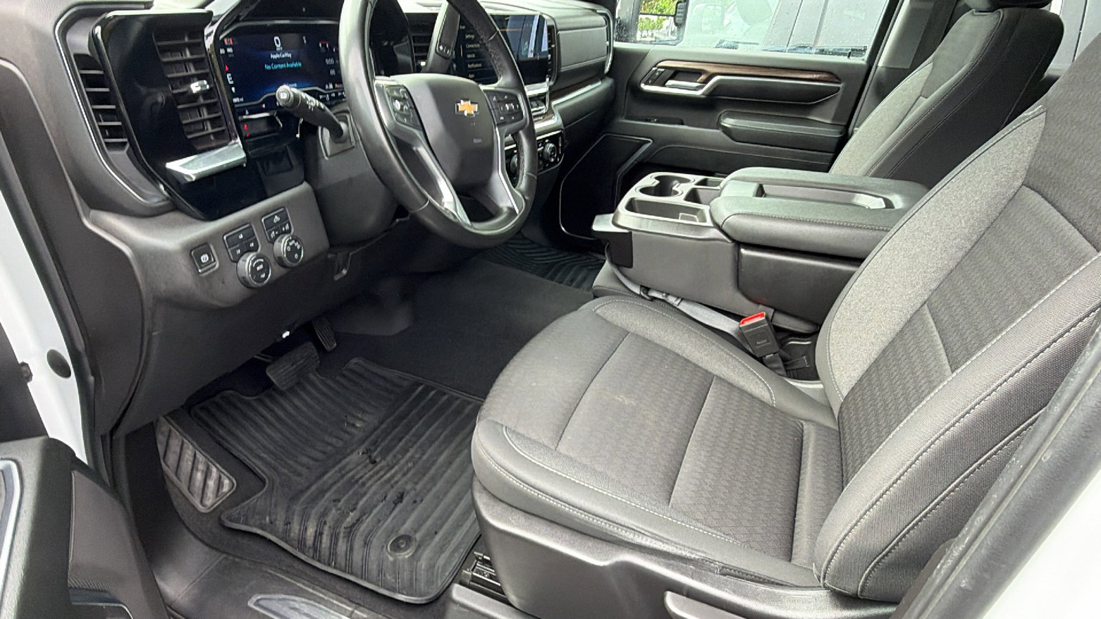 Used 2024 Chevrolet Silverado 2500 LT AWD/4WD image 17