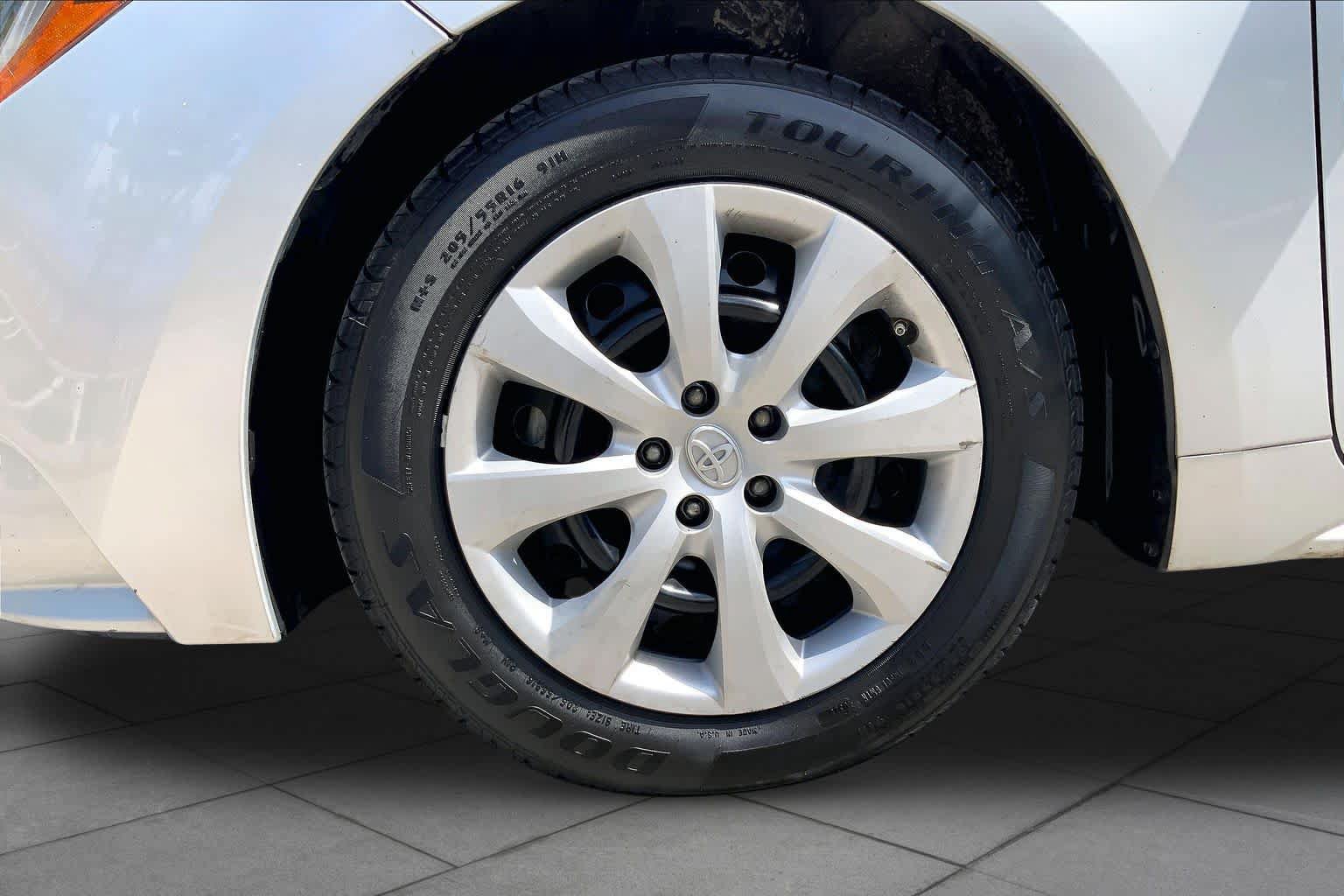 Used 2021 Toyota Corolla LE FWD image 11
