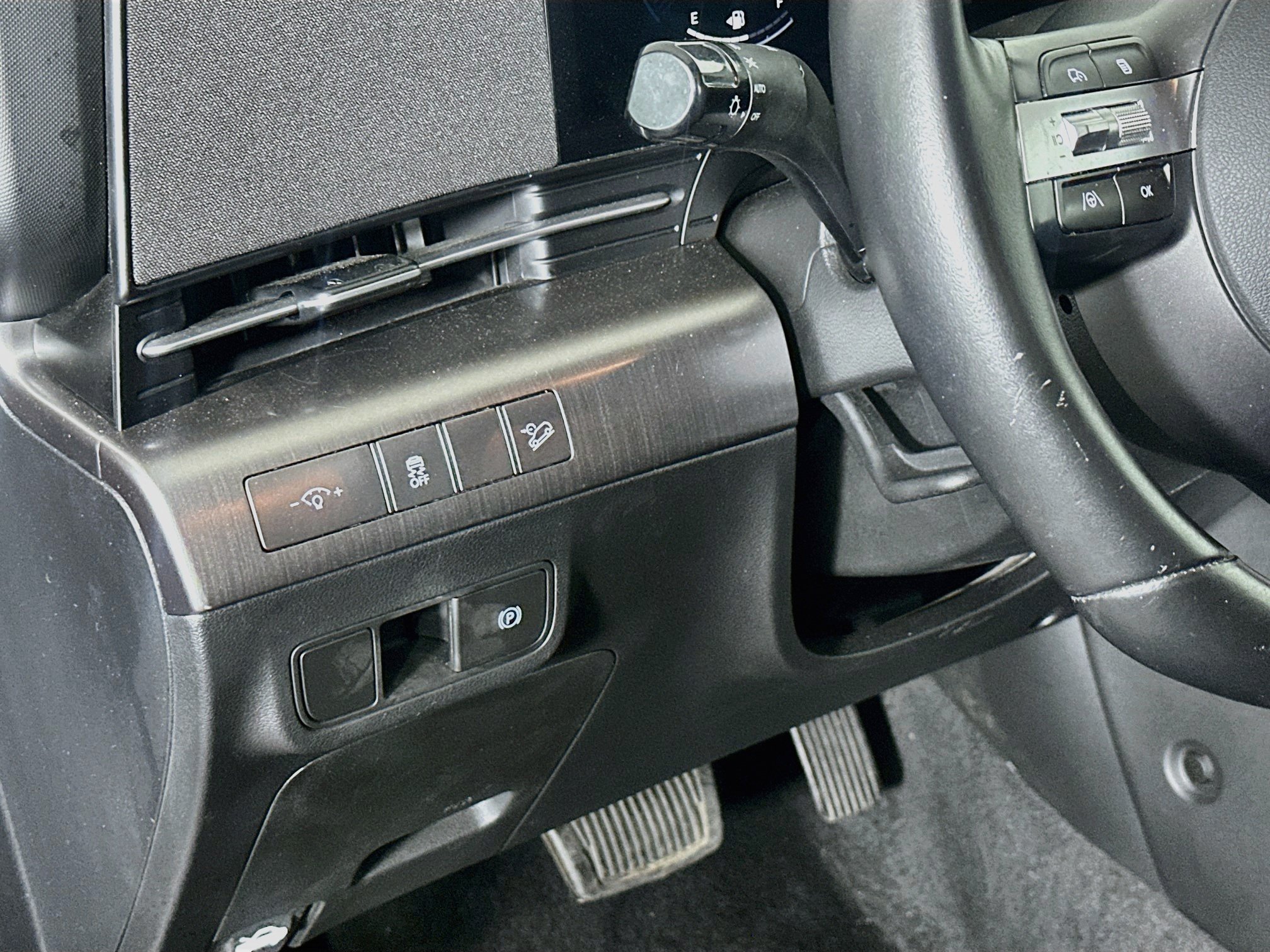 Used 2025 Hyundai Kona SEL FWD image 17