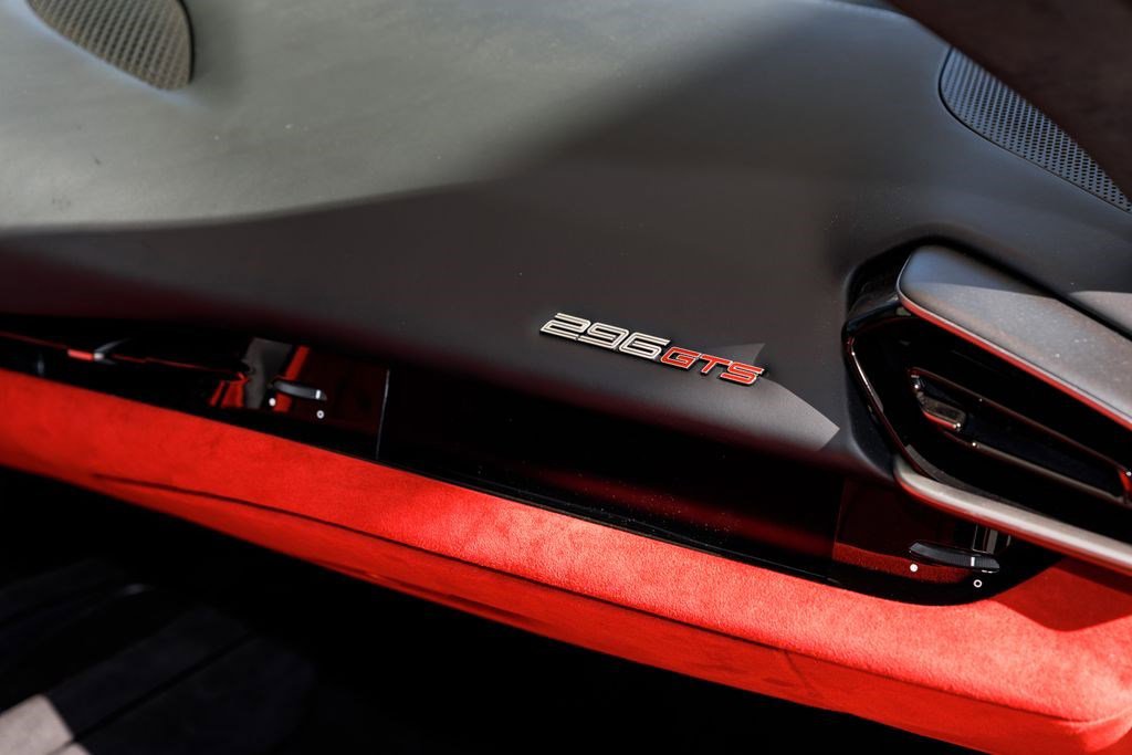 Used 2024 Ferrari 296 GTS RWD image 15