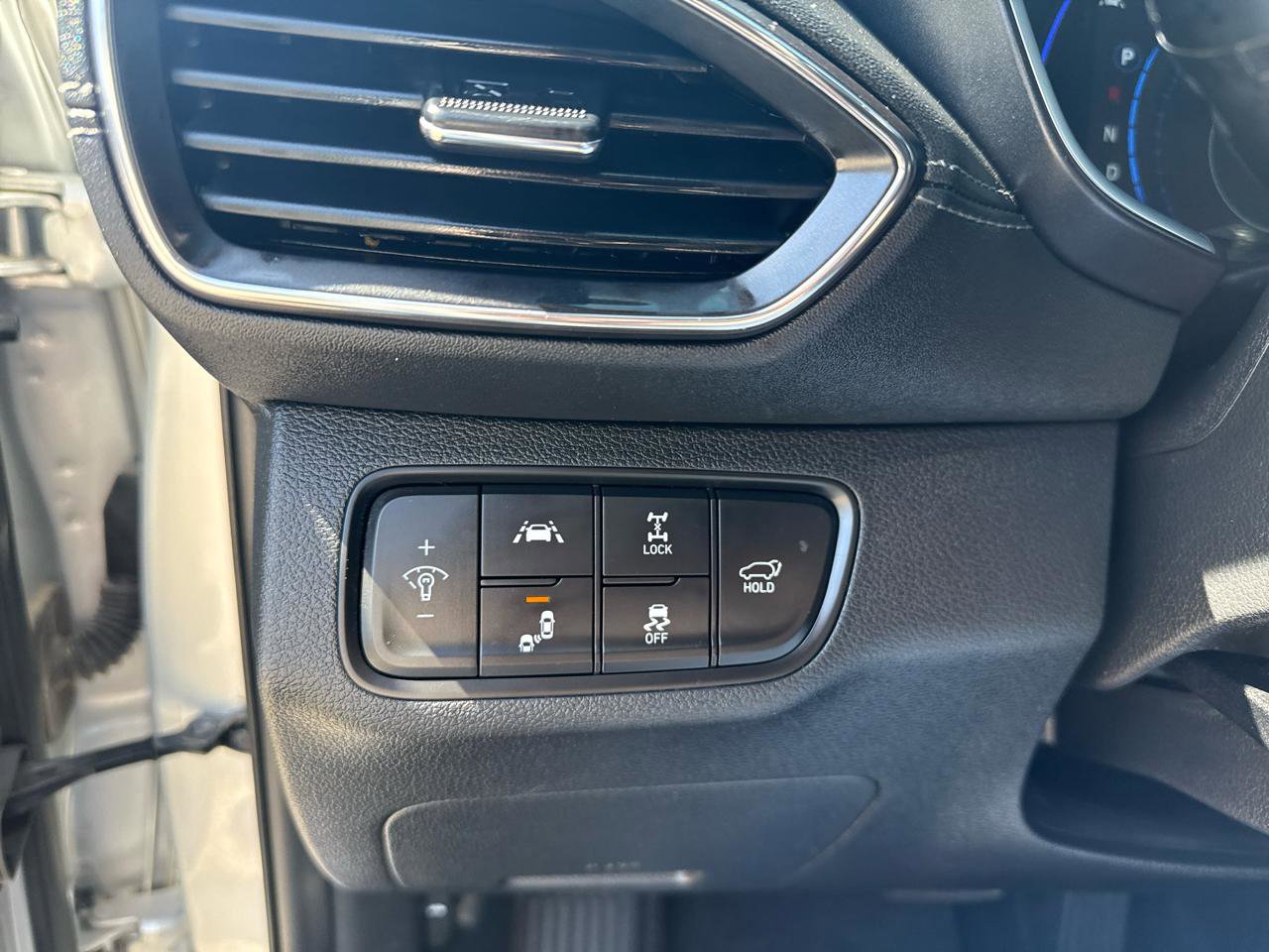 Used 2019 Hyundai Santa Fe Limited w/ Cargo Package image 27