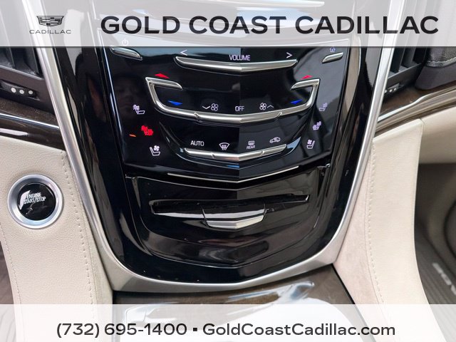 Used 2019 Cadillac Escalade ESV Luxury AWD/4WD image 29