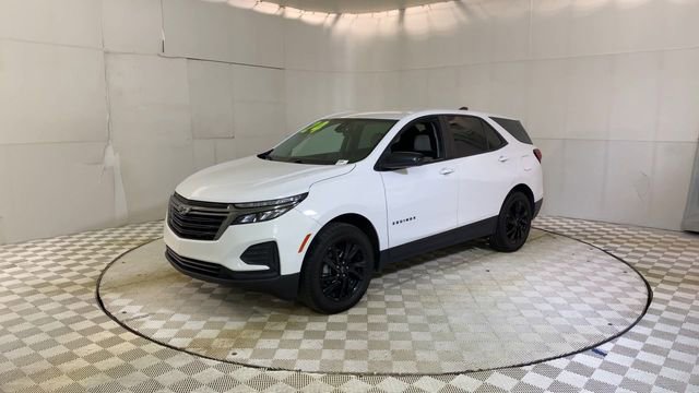 Used 2024 Chevrolet Equinox LS w/ LS Convenience Package image 4