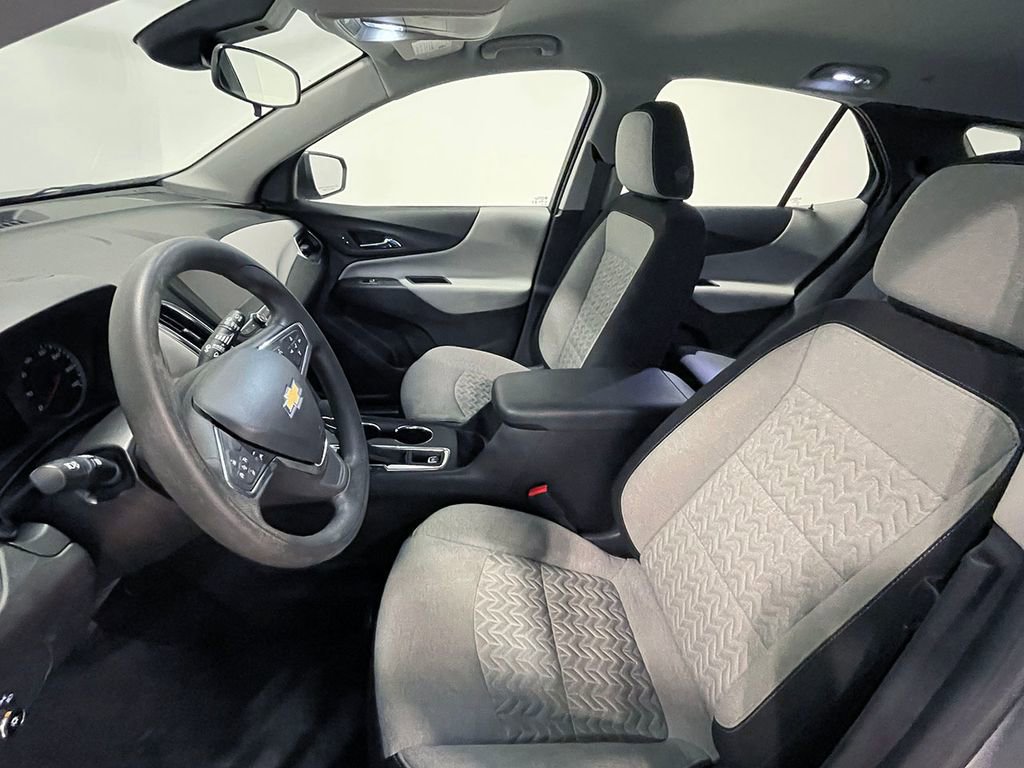 Used 2023 Chevrolet Equinox LS AWD/4WD image 3