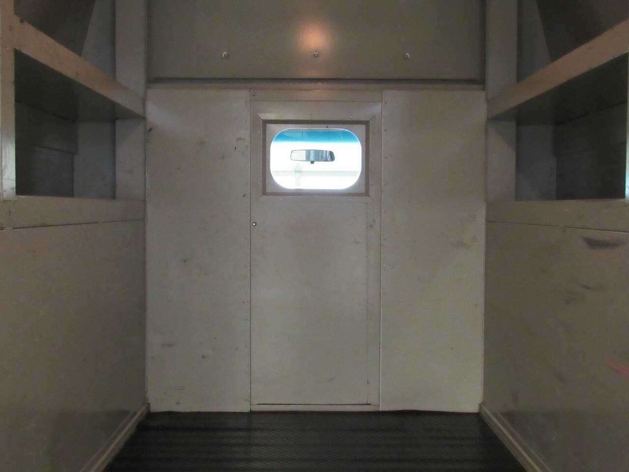 Used 2015 Ford E-350 and Econoline 350 Super Duty image 16