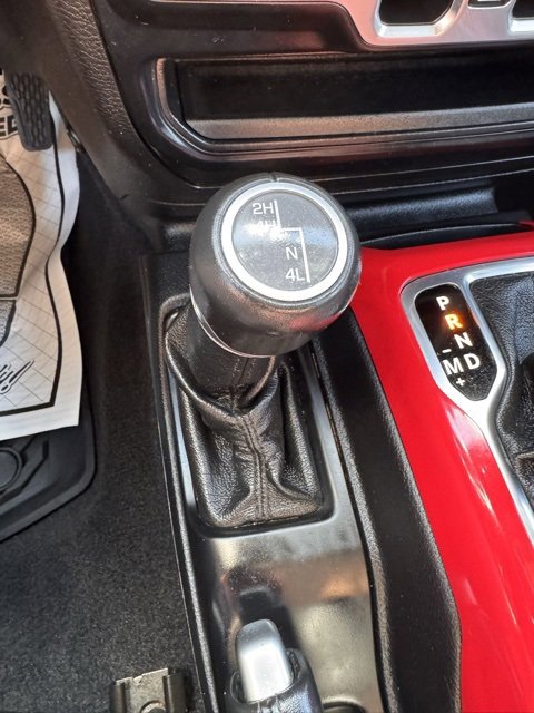 Used 2020 Jeep Wrangler Unlimited Sahara image 19