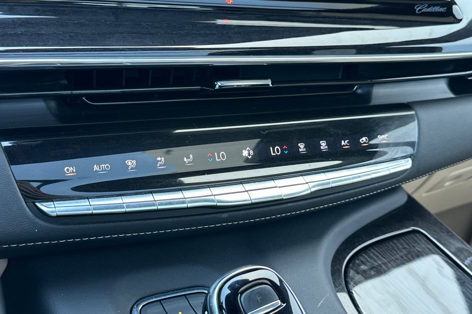 Certified 2023 Cadillac Escalade Premium Luxury w/ Performance Package image 29