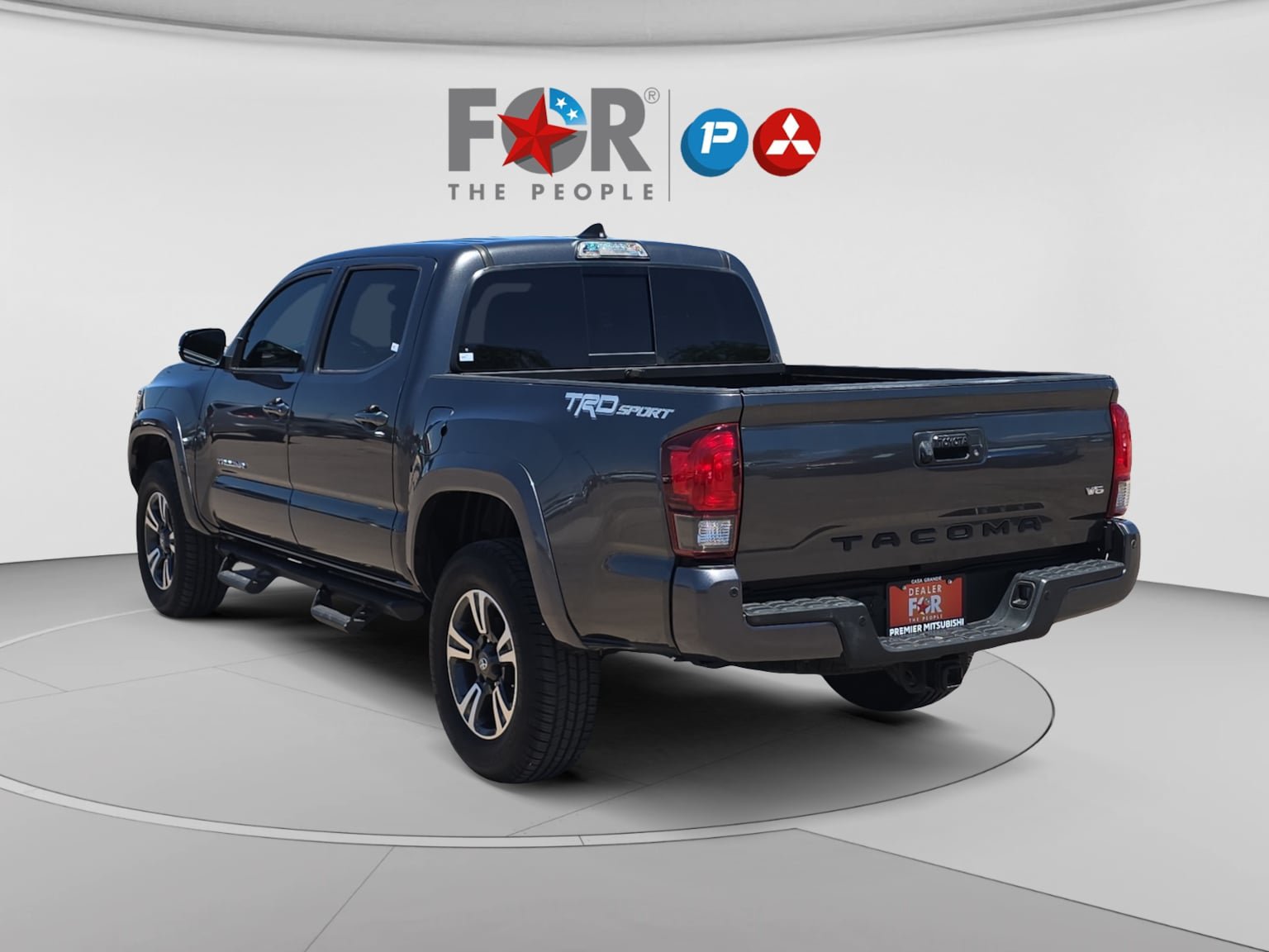 Used 2019 Toyota Tacoma TRD Sport w/ TRD Premium Sport Package RWD image 3