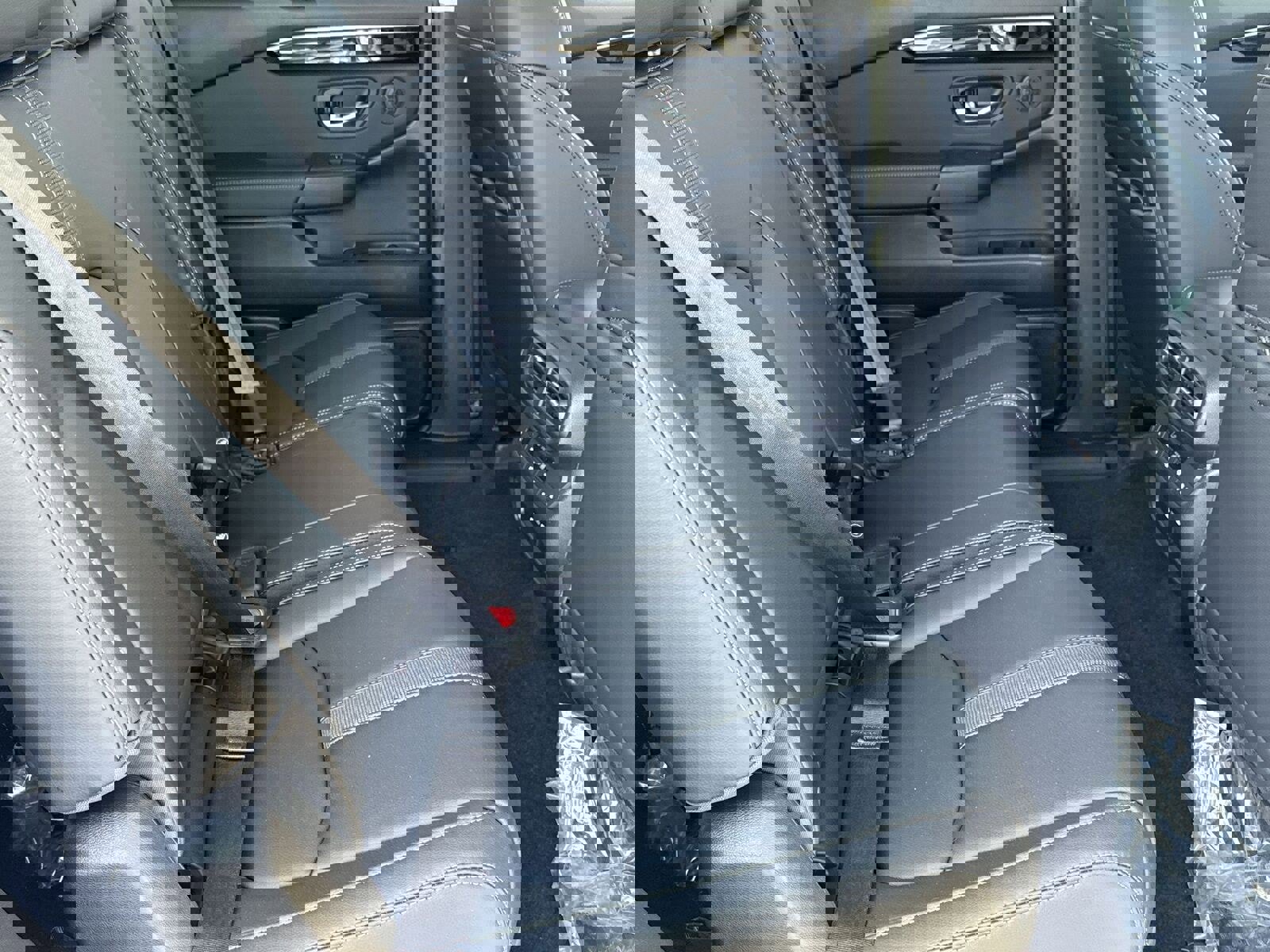 New 2025 Honda Pilot EX-L image 6