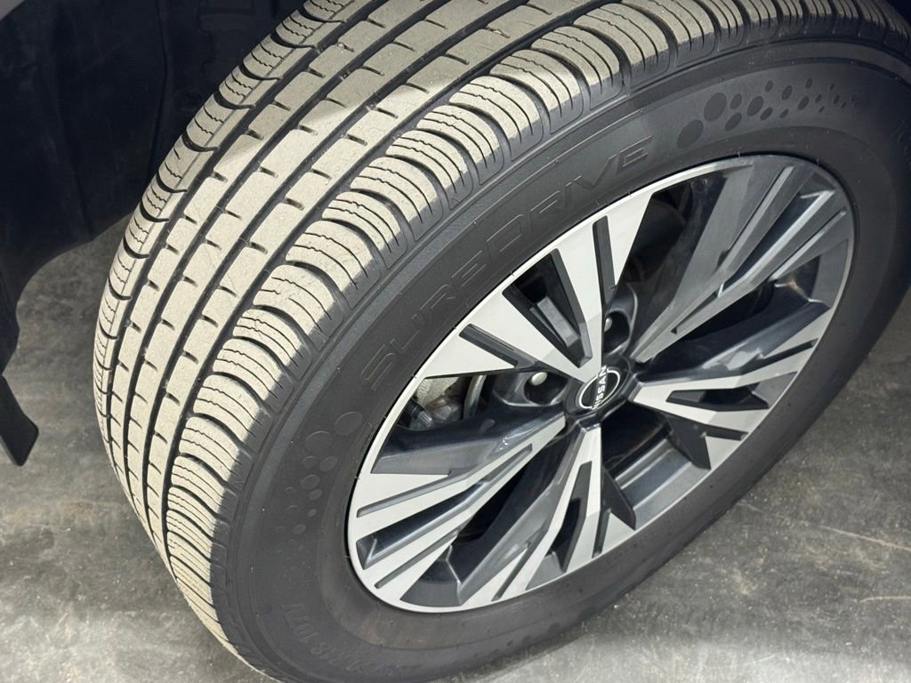 Used 2023 Nissan Rogue SV image 42