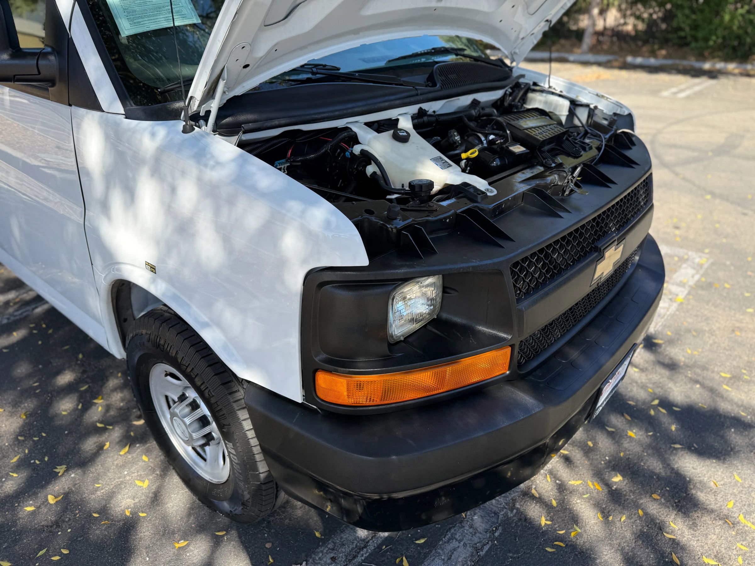 Used 2015 Chevrolet Express 2500 image 30