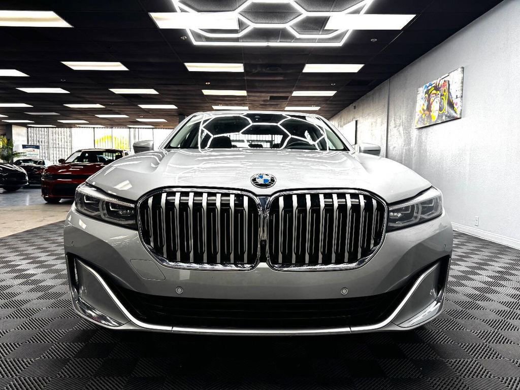 Used 2020 BMW 740i image 3