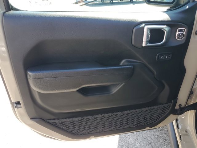 Certified 2022 Jeep Wrangler Unlimited Sport AWD/4WD image 19