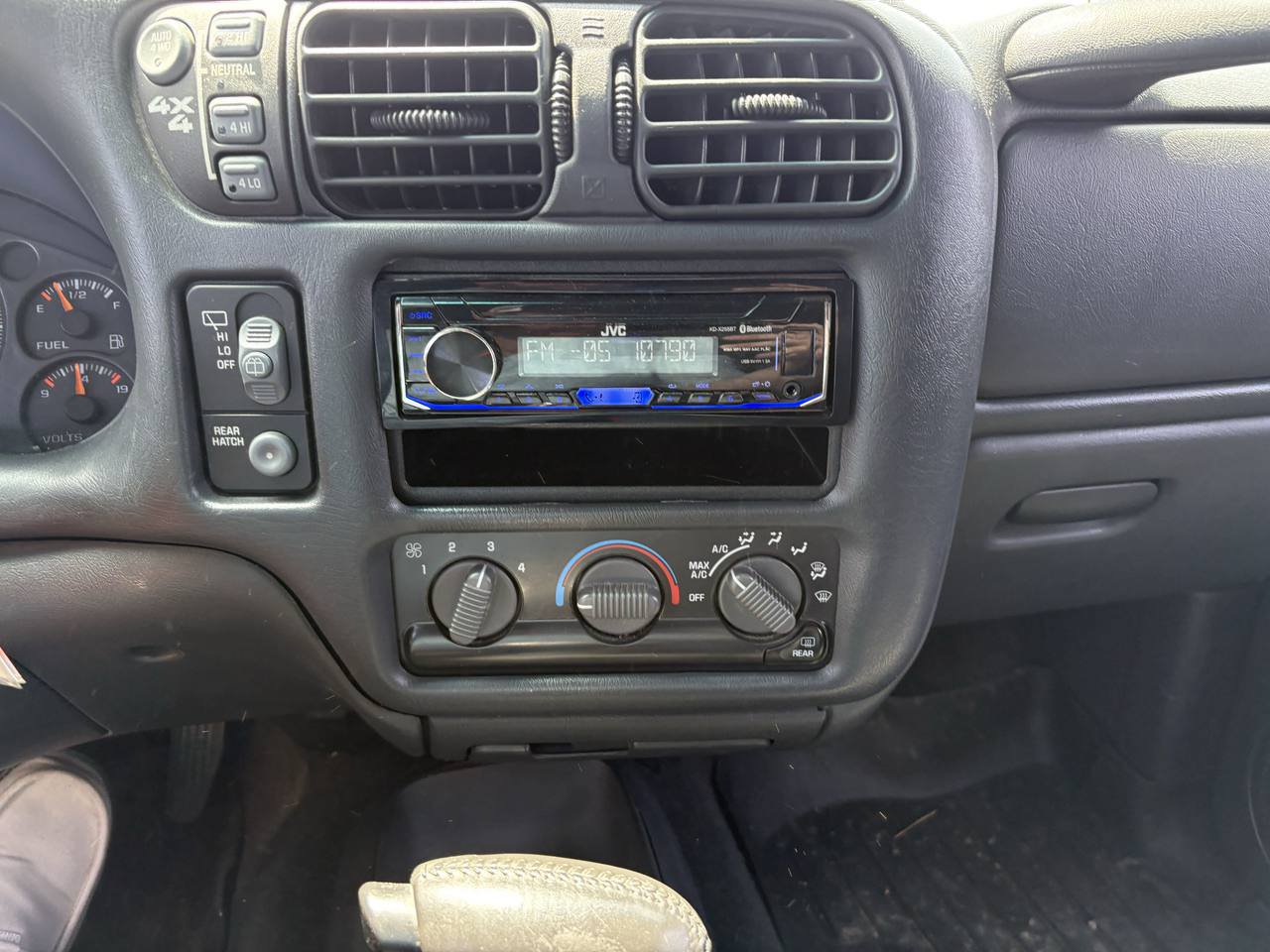 Used 2003 Chevrolet Blazer LS w/ Preferred Equipment Group AWD/4WD image 15