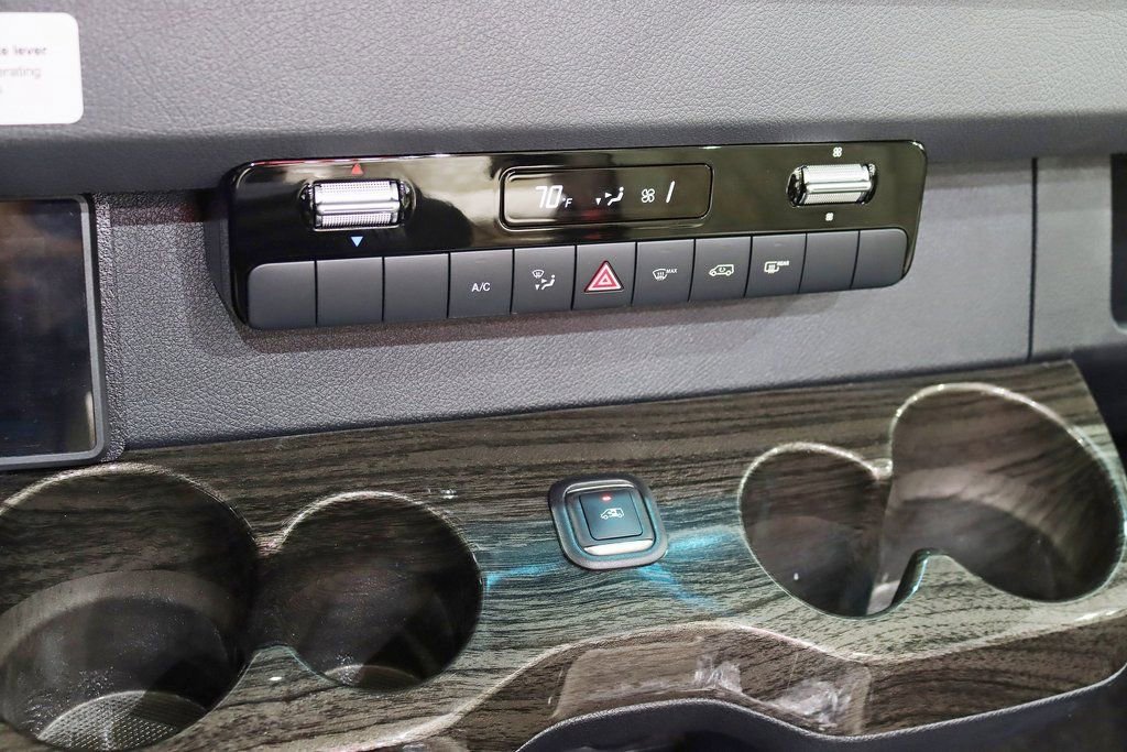 Used 2024 Mercedes-Benz Sprinter 3500 image 23