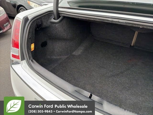 Used 2013 Chrysler 300 AWD w/ Driver Convenience Group image 31