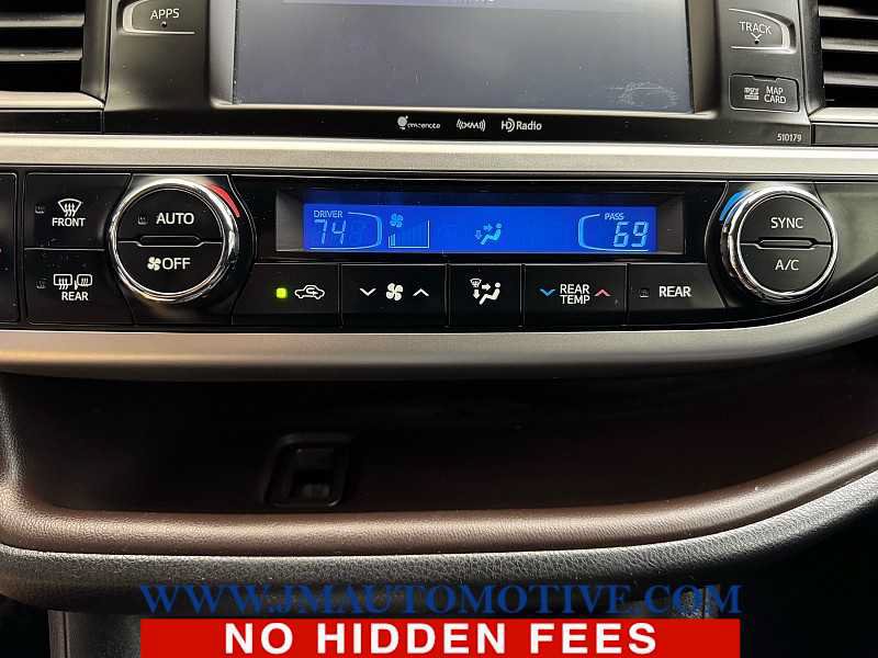 Used 2018 Toyota Highlander XLE AWD/4WD image 39