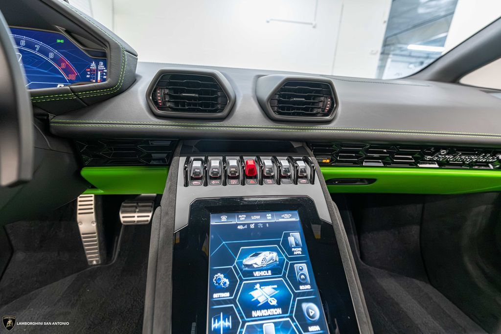 Used 2024 Lamborghini Huracan Tecnica RWD image 38