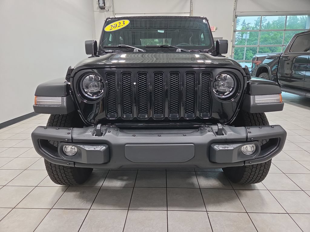 Used 2023 Jeep Wrangler Sport AWD/4WD image 2