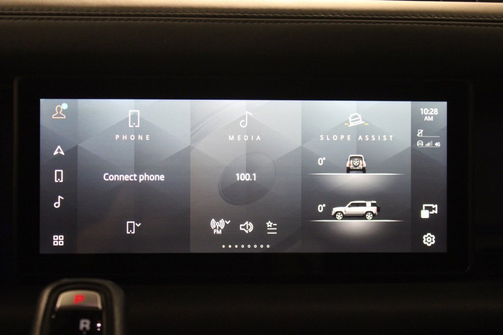 Used 2020 Land Rover Defender 110 X image 25