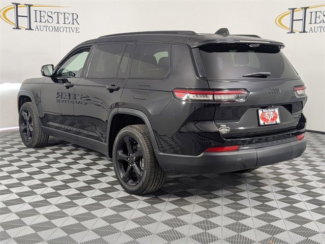 Used 2023 Jeep Grand Cherokee L Limited w/ Luxury Tech Group II image 5