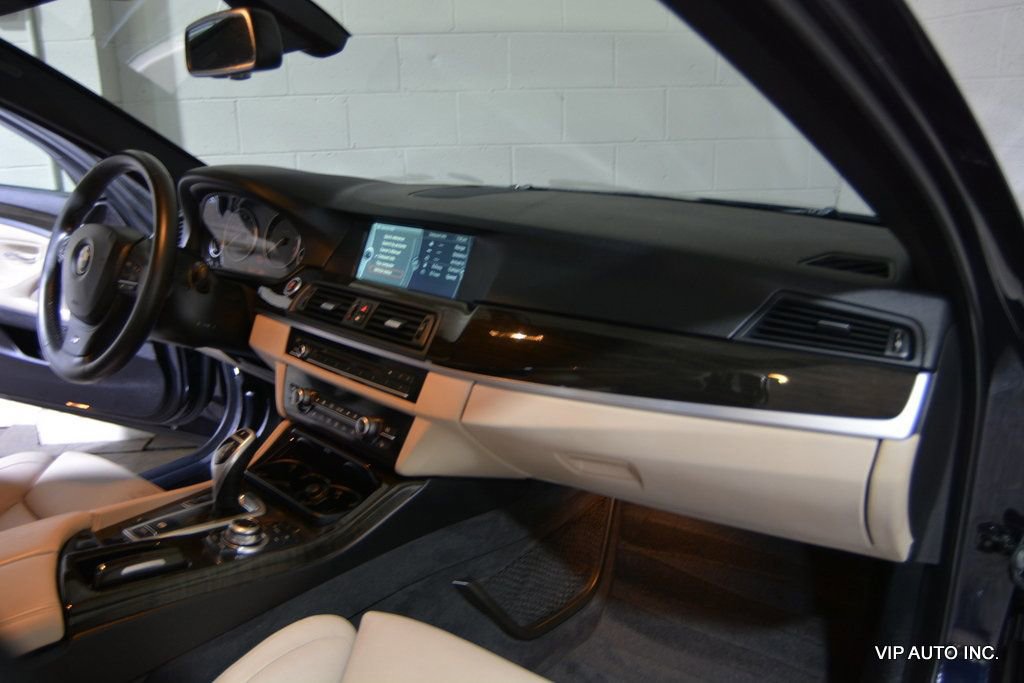 Used 2011 BMW 550i Sedan image 17