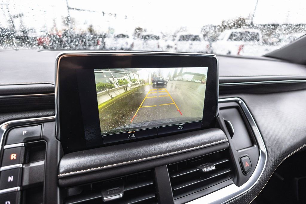 Used 2023 GMC Yukon XL SLT AWD/4WD image 16