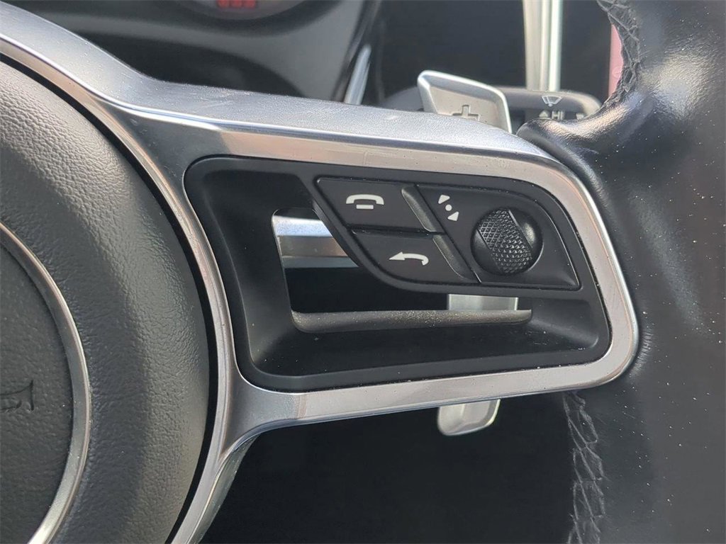 Used 2021 Porsche Macan image 34