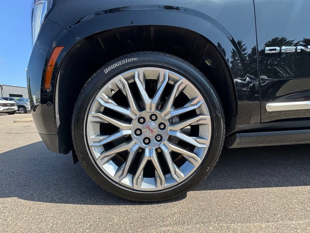 Used 2025 GMC Yukon Denali w/ Denali Reserve Package AWD/4WD image 13