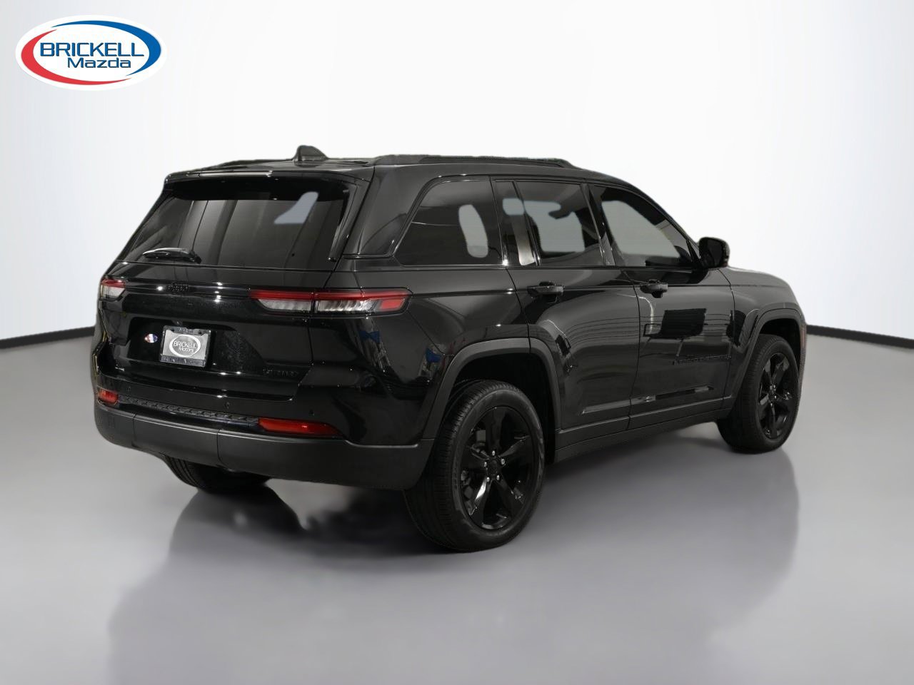 Used 2024 Jeep Grand Cherokee Limited w/ Black Appearance Package RWD image 5