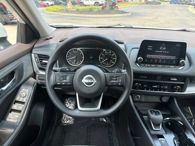 Used 2023 Nissan Rogue SV AWD/4WD image 15