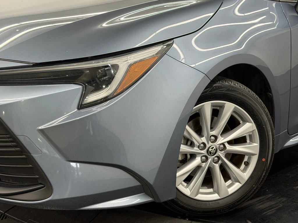 Used 2024 Toyota Corolla LE w/ LE Convenience Package image 4