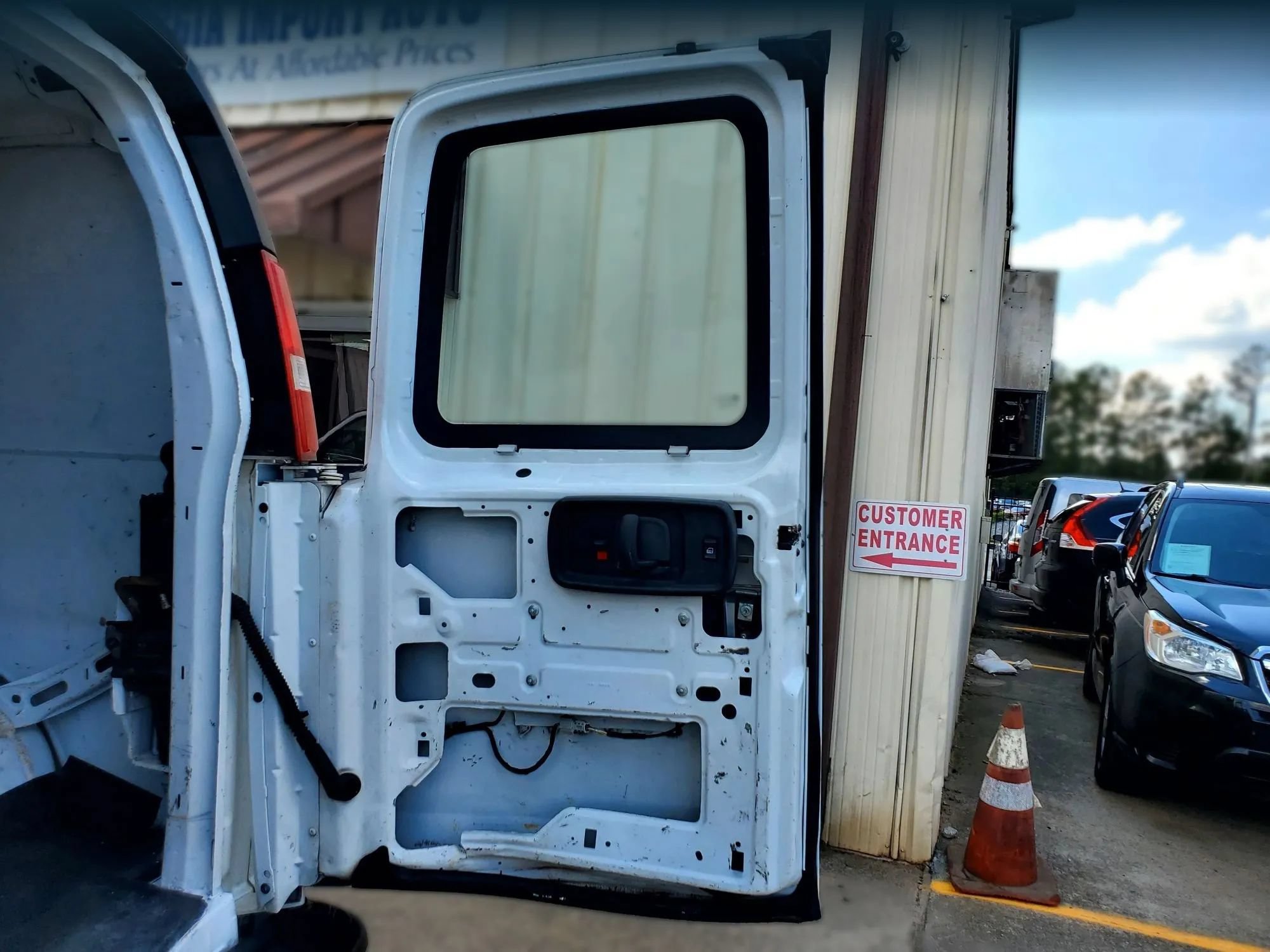 Used 2019 Chevrolet Express 2500 Extended w/ Driver Convenience Package RWD image 23