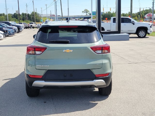 Used 2025 Chevrolet TrailBlazer LT AWD/4WD image 5