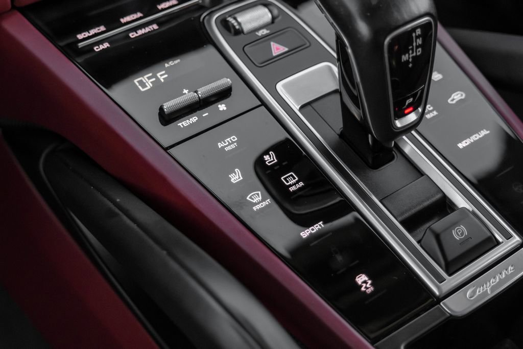 Used 2019 Porsche Cayenne image 23