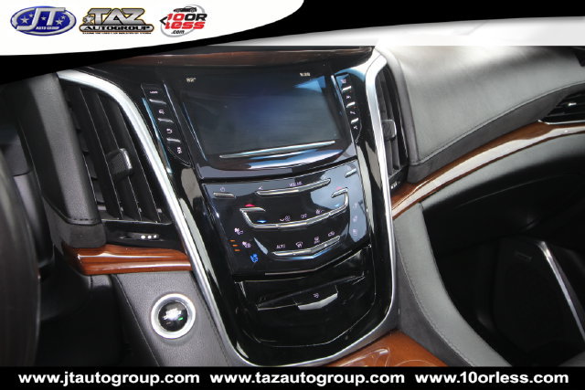 Used 2019 Cadillac Escalade ESV Premium Luxury AWD/4WD image 22