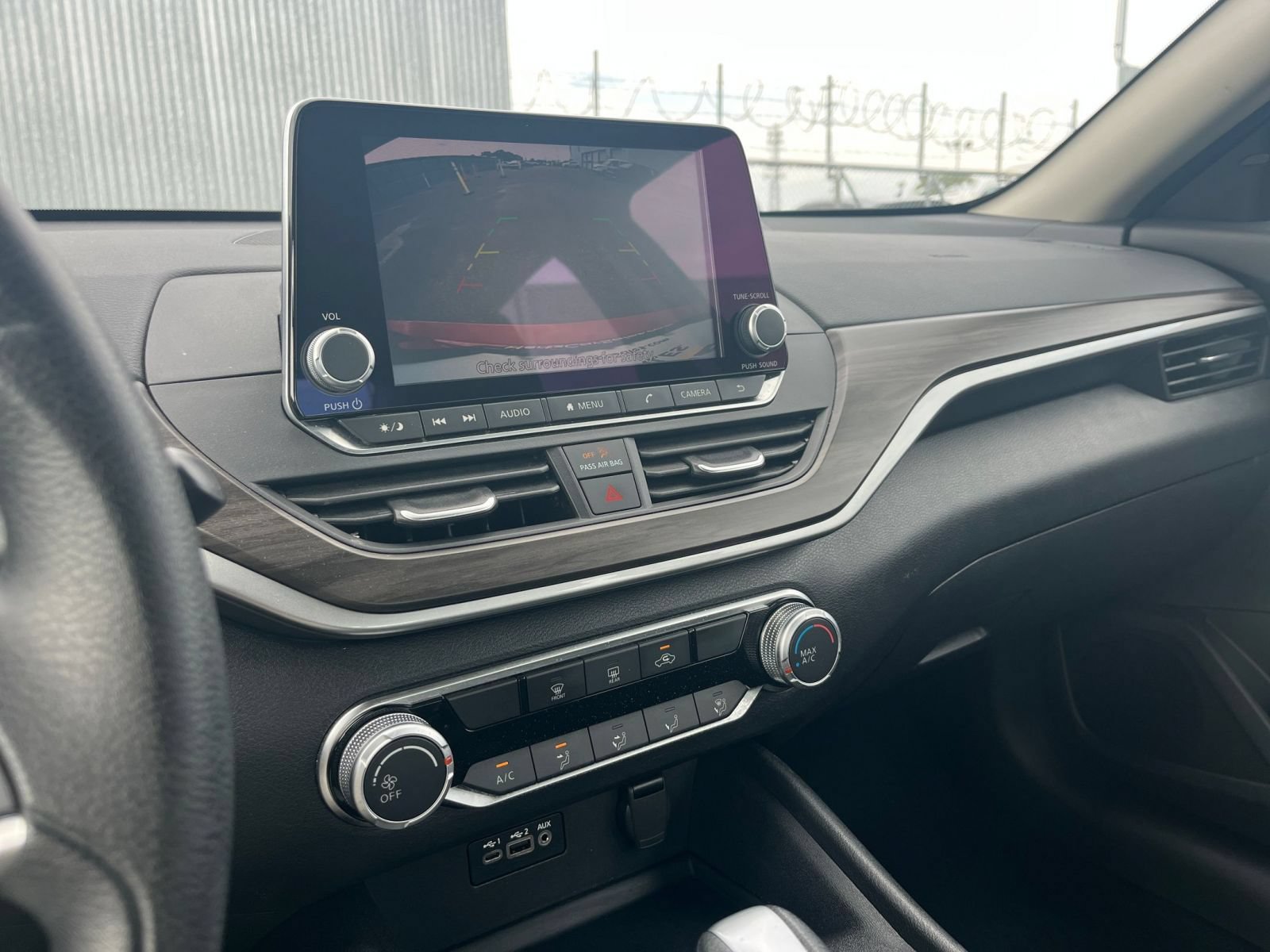 Used 2025 Nissan Altima 2.5 SV FWD image 19