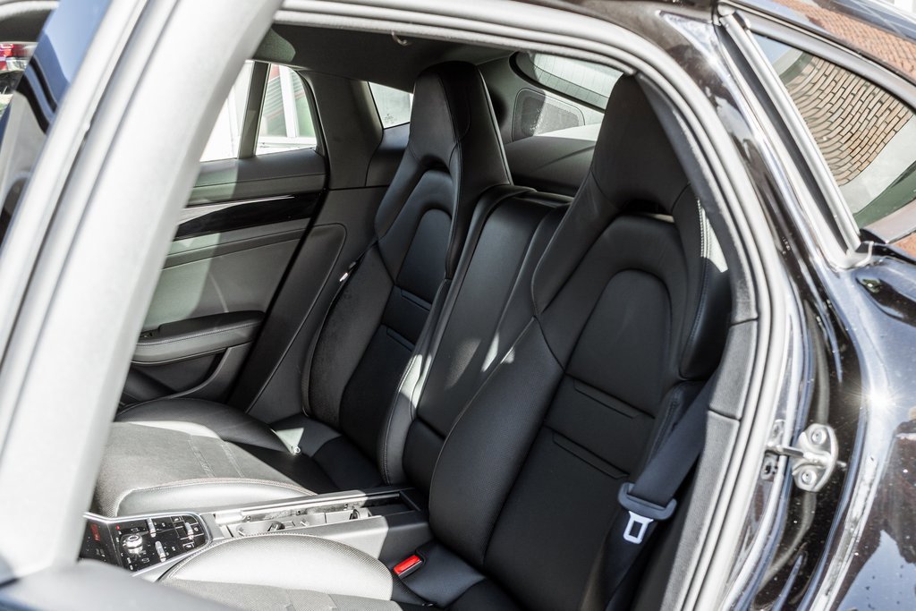 Used 2018 Porsche Panamera 4 image 26