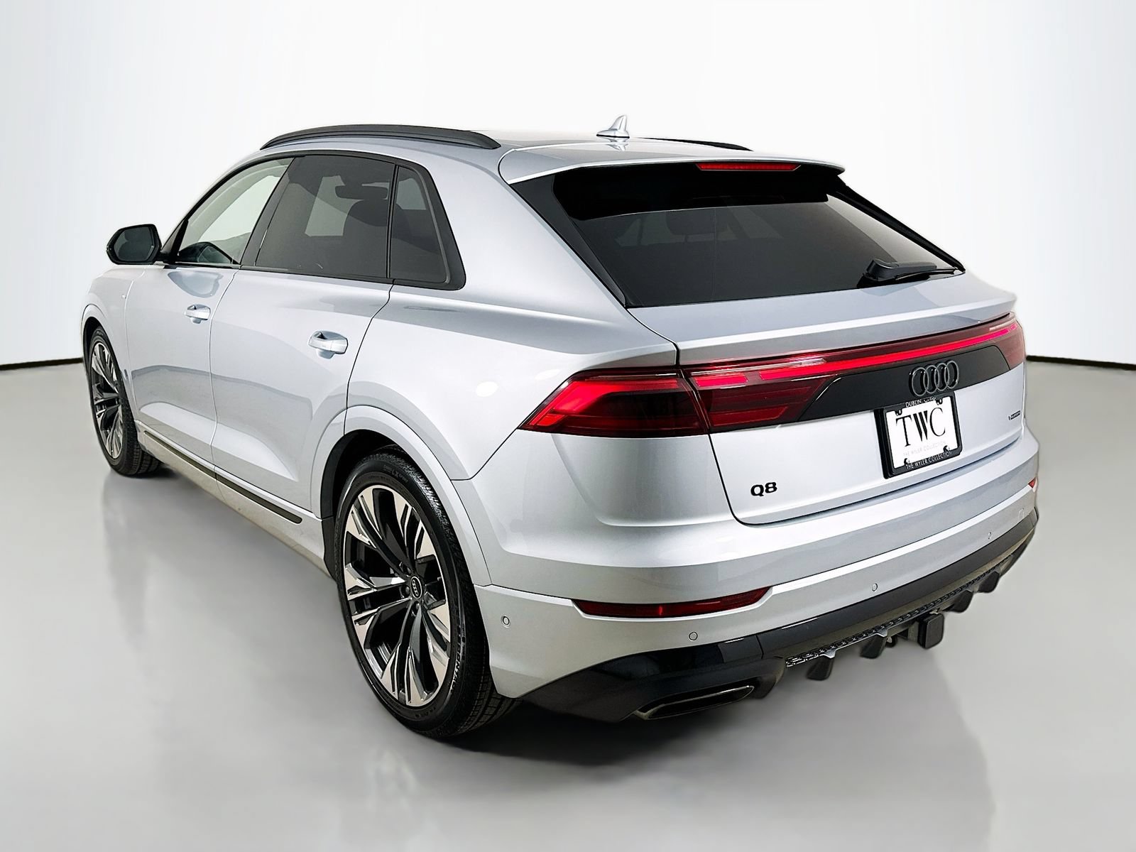 New 2026 Audi Q8 Premium Plus AWD/4WD image 7