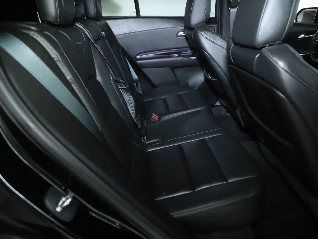 Used 2023 Cadillac XT4 Luxury w/ Cold Weather Package image 32