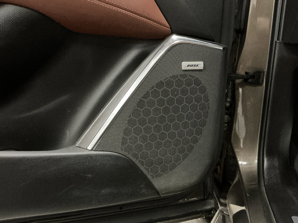 Used 2016 Cadillac Escalade ESV Luxury AWD/4WD image 17