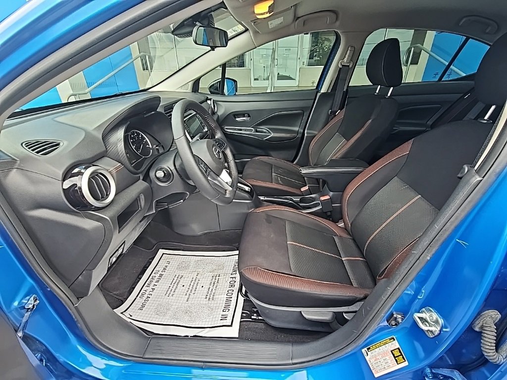Used 2022 Nissan Versa SR image 9