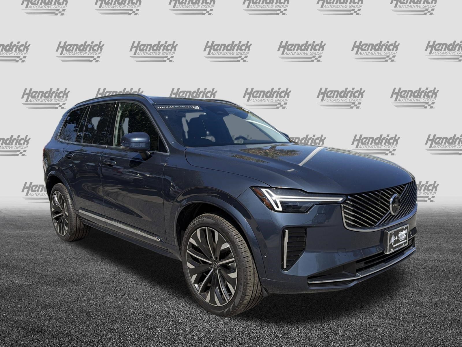 Used 2025 Volvo XC90 B6 Plus image 2