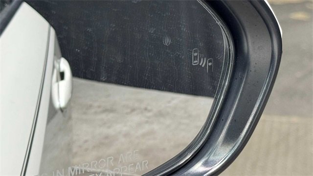 Used 2020 Toyota Corolla LE image 9