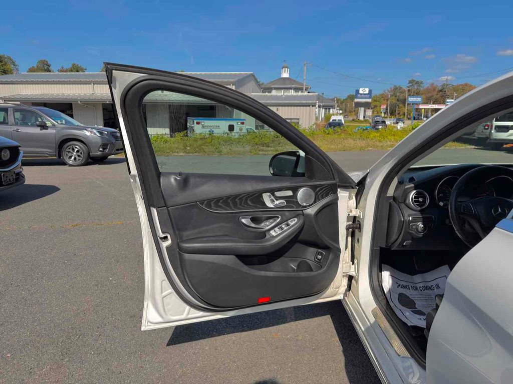 Used 2017 Mercedes-Benz C 300 4MATIC Sedan image 11